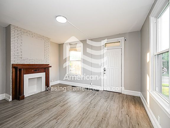 677641_003_dining_room_4.jpg