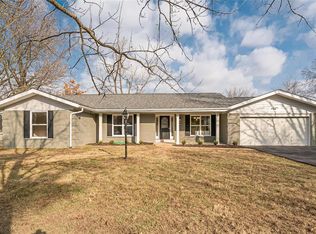 658 Tanglewilde Dr, Ballwin, MO