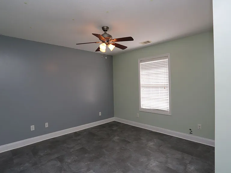 343 Longwood Dr — Photo 26