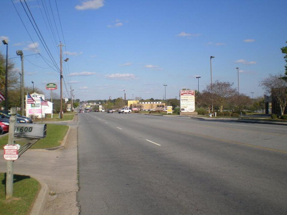 2nd image of 1600 Baytree Rd