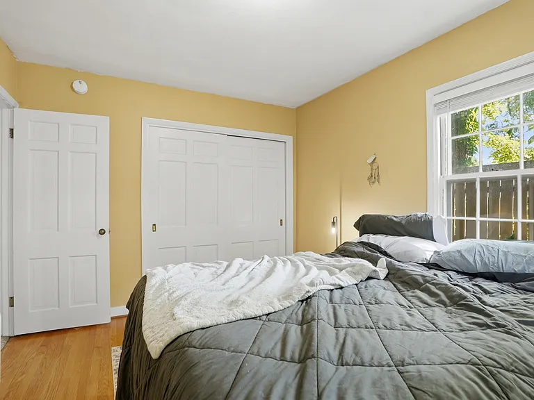 321 McLean St — Photo 31
