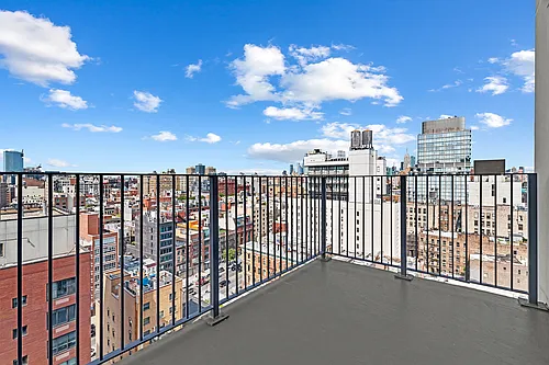 171 Chrystie St Photo 1