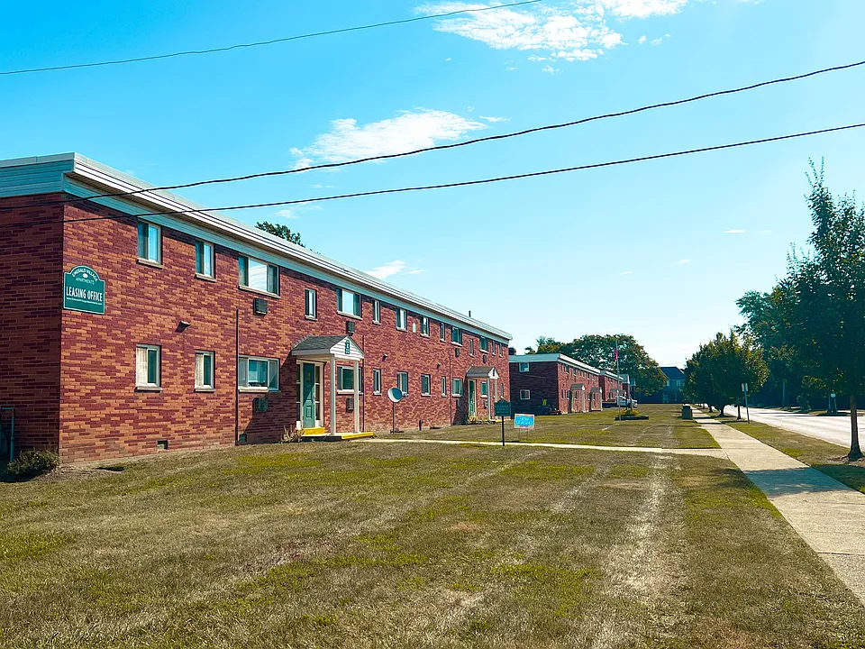 Emerald Village Apartments