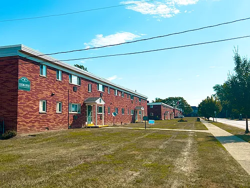 Emerald Village Apartments Photo 1