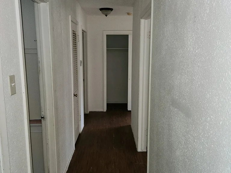 208 Southview Dr — Photo 10