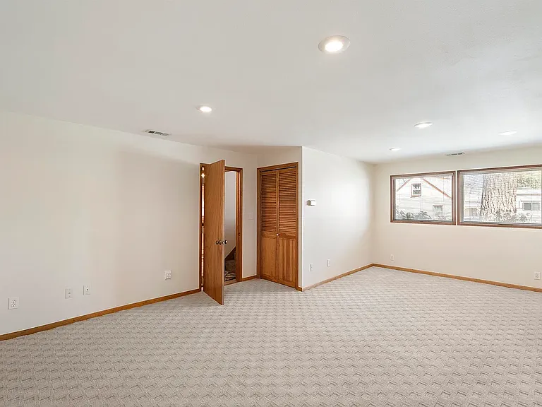 3208 E 14th Ave — Photo 18