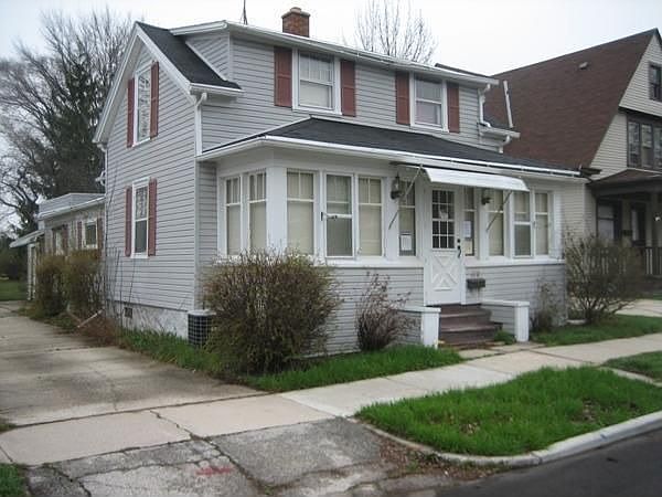 1st image of 118 School St