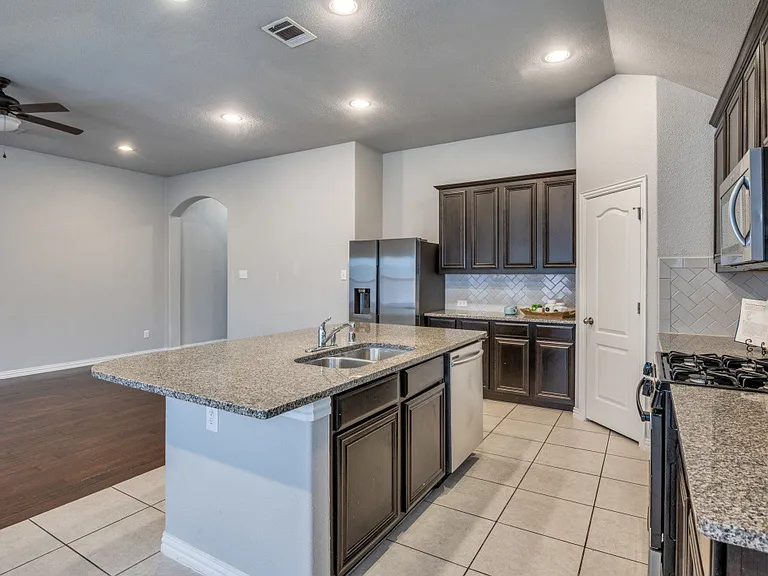 1608 Emma Pearl Ln — Photo 15