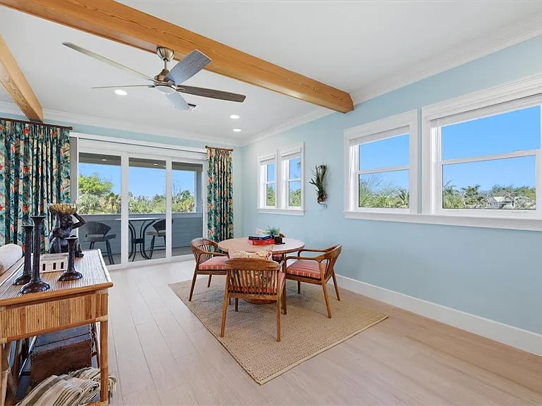 115 Aqua Ln — Photo 23