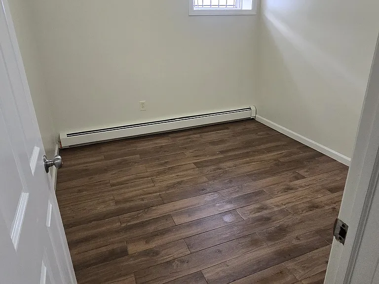 161 W Kingsbridge Rd — Photo 10