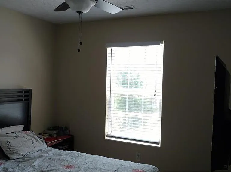 455 Thompson Dr — Photo 10