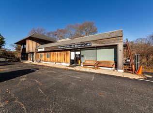 83 Wainscott Rd, Wainscott, NY 11975