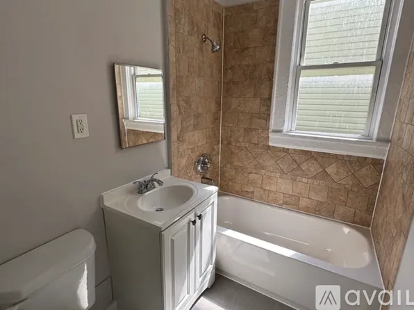 176 Garfield Avenue image 8 of 13