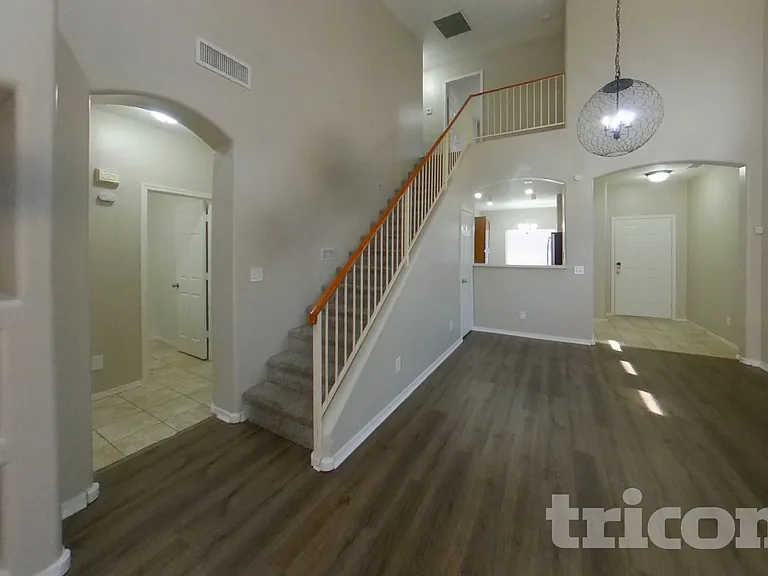 44 S Greenfield Rd — Photo 2