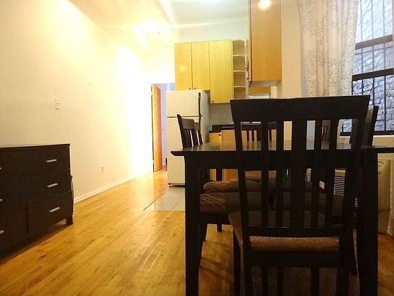 3rd image of 407 W 51st St APT 1D