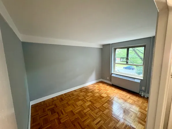 192-45 71st Cres #2C, Fresh Meadows, NY 11365