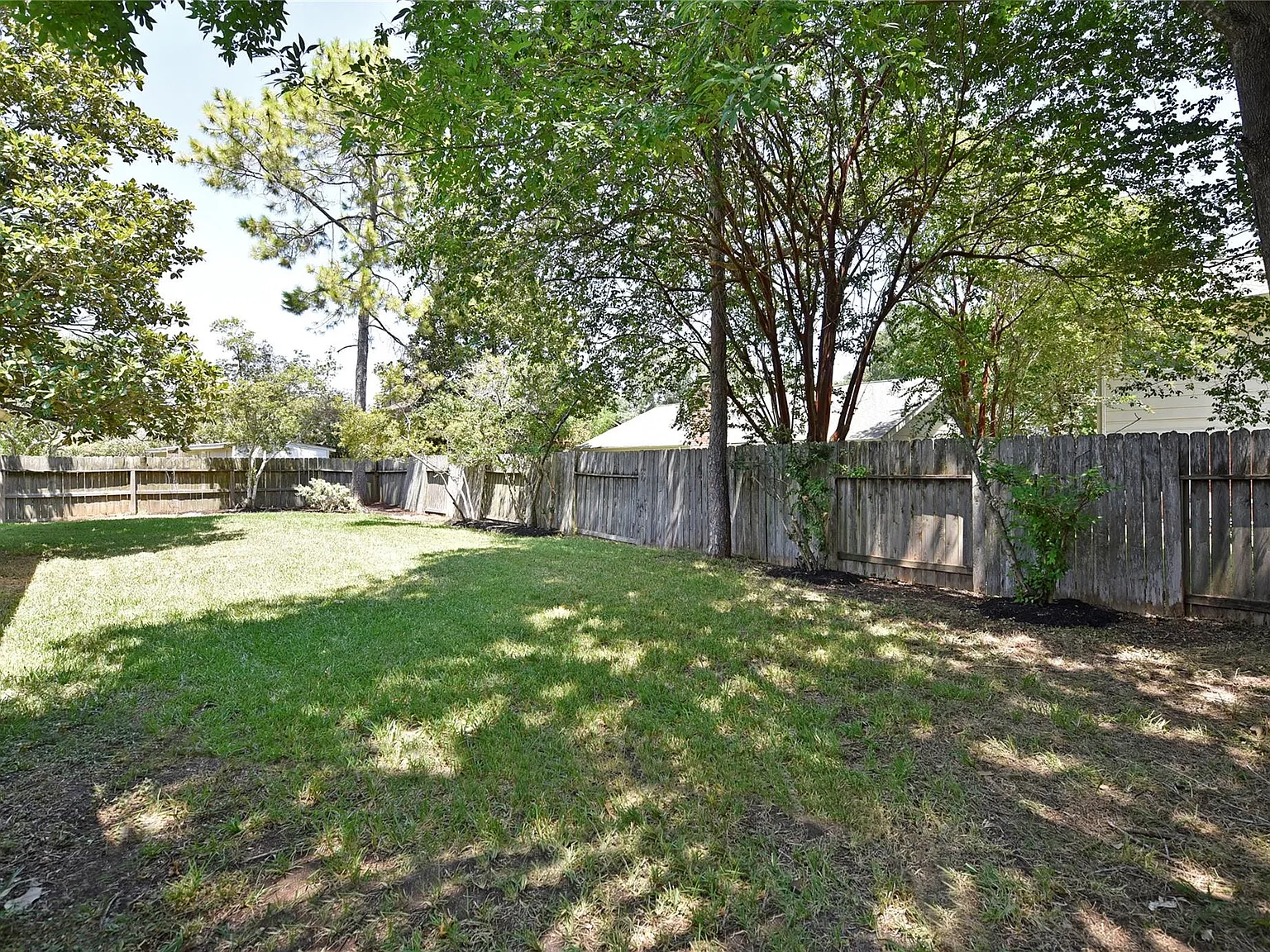 3 bed, 2.0 bath, 2179 sqft, $2,500 — Photo 2