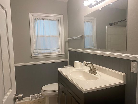 4th image of 3616 King Arthur Dr