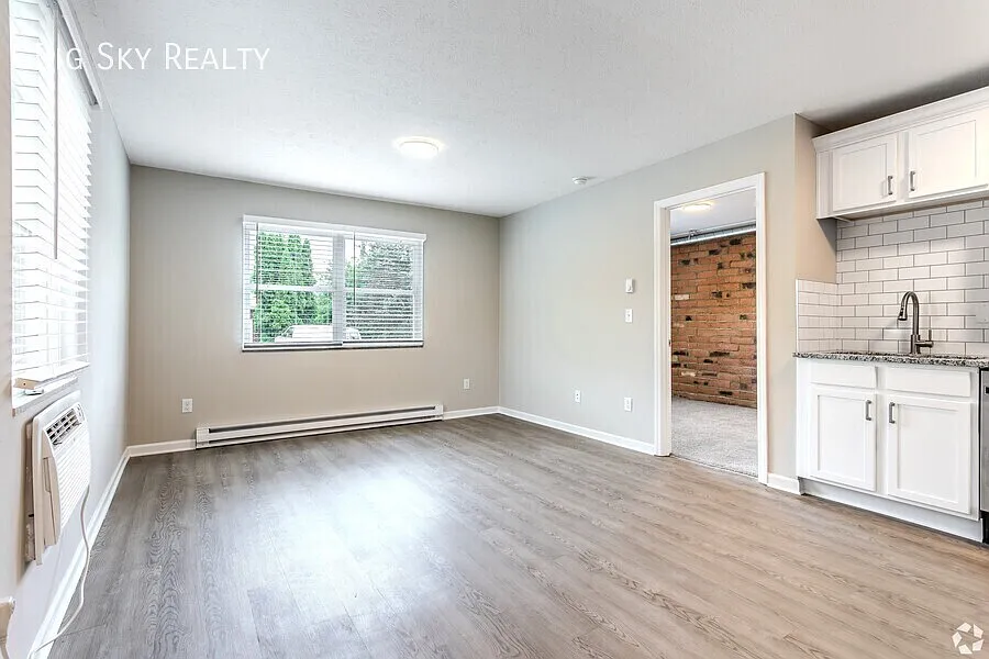 Brand New Creekside Apartments - Newly Renovated — Photo 3