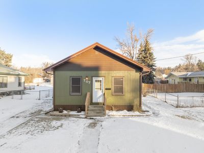 707 8th Ave NE, Minot, ND, 58703