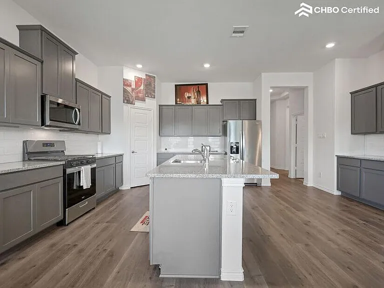 1505 Estivella Dr — Photo 9