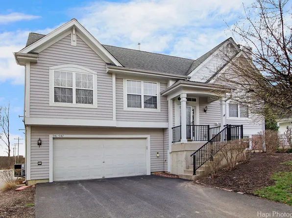941 Manchester Cir, Grayslake, IL 60030