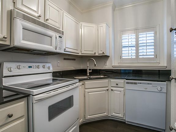 3rd image of 6002 Auburndale Ave #6002C