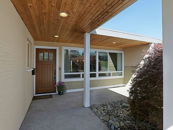 2nd image of 1316 Bridgeview Dr