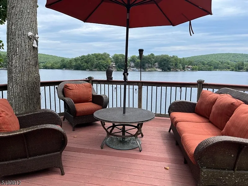 3 bed, 1.0 bath, $3,950 — Photo 3