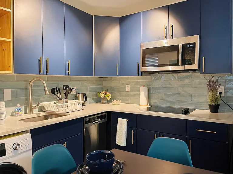1725 Bainbridge St #2R — Photo 2