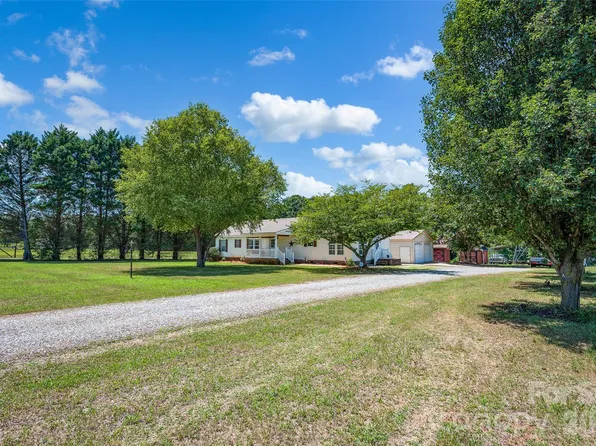 766 Midway Rd, Statesville, NC 28625