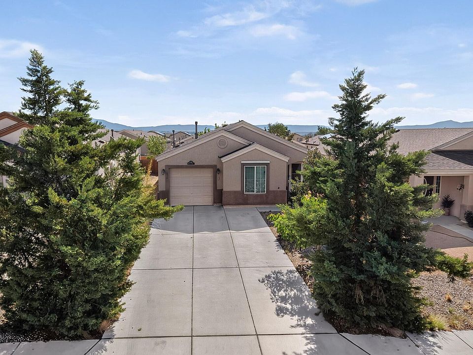 1st image of 2826 Merlot Dr SW