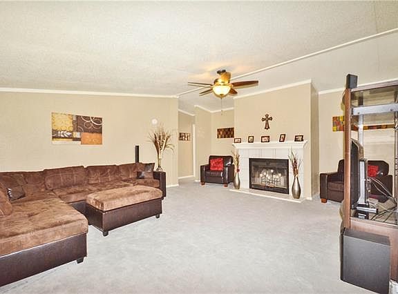 5th image of 113 Golden Coast Cir