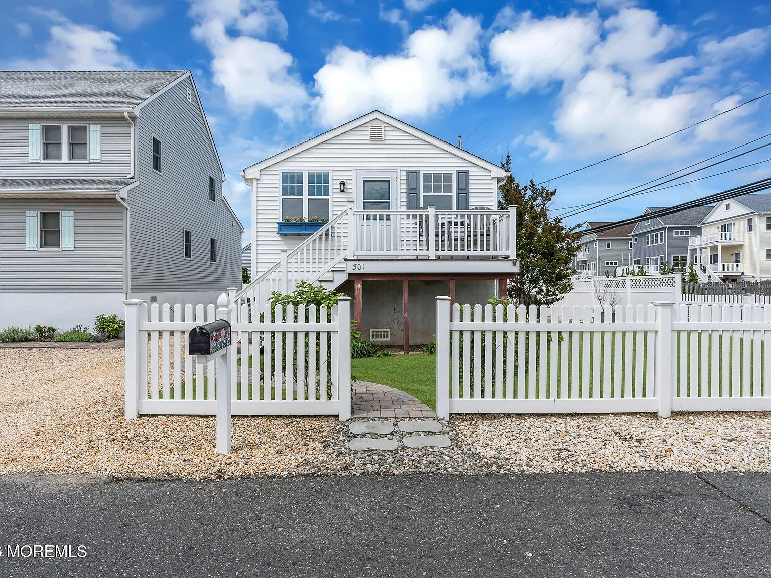 3 bed, 1.5 bath, 1012 sqft, $3,500 — Photo 3