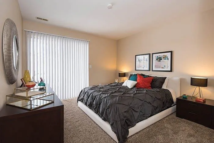 Reflection Cove Apartment Homes — Photo 8