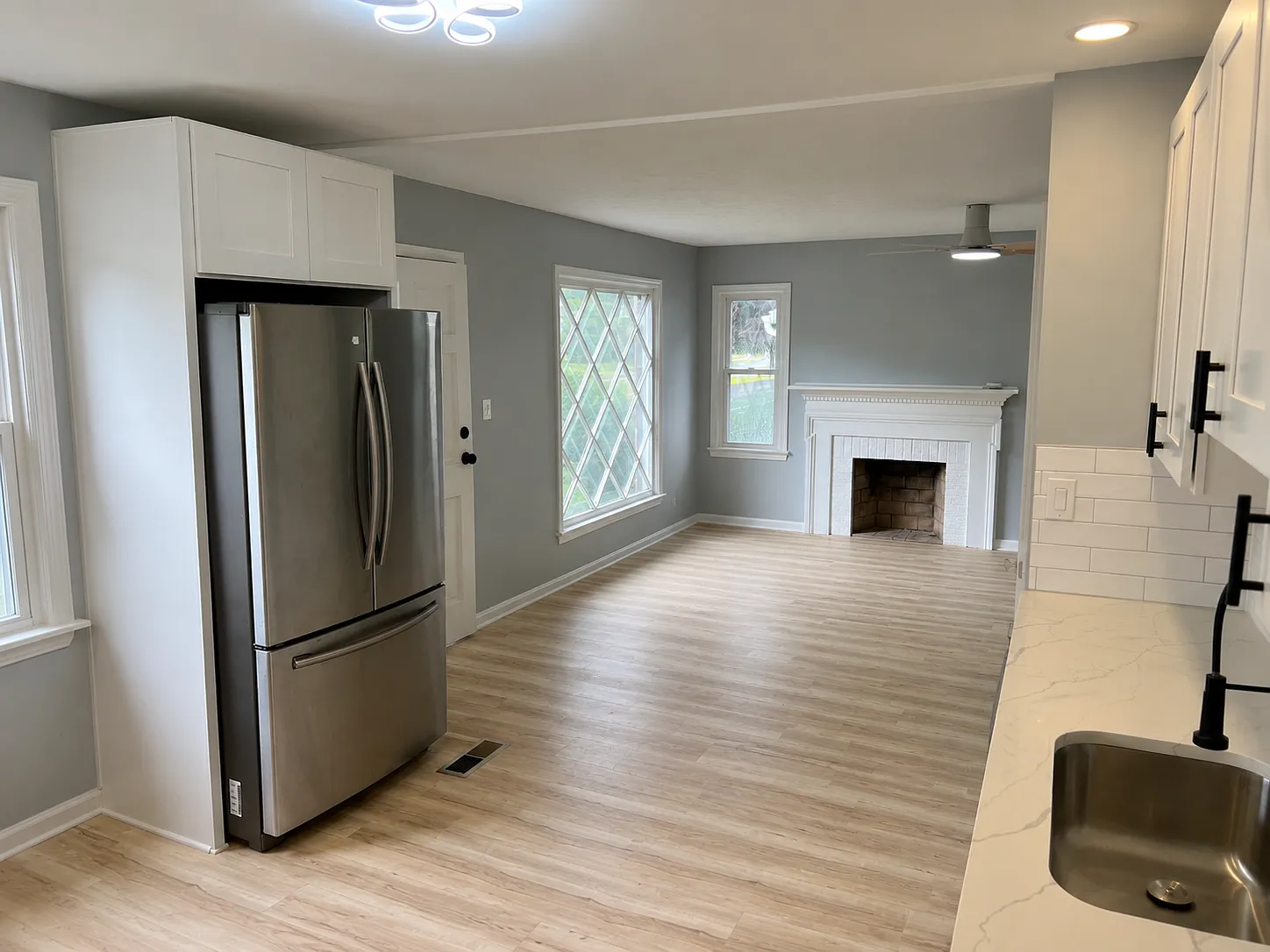 3 bed, 1600 sqft, $1,895 — Photo 4