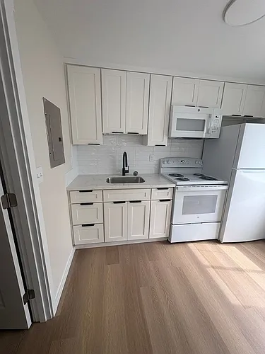 Julee Apartments Photo 1