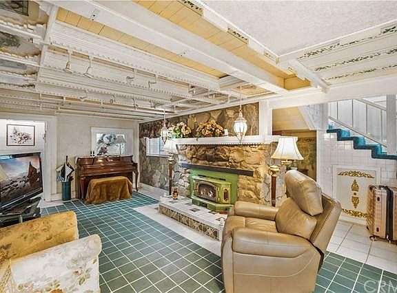 3rd image of 16731 Oakway Ln