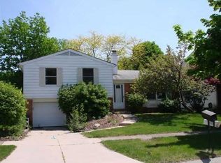 2461 Jamestown Dr, Northwood, OH 43619