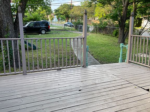 2nd image of 2101 W Magnolia Ave