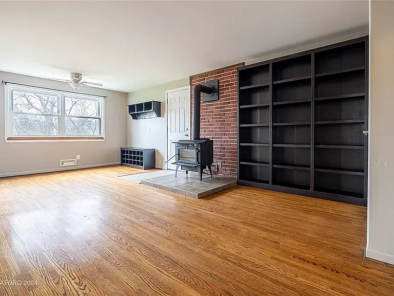 2 bed, 1728 sqft, $2,000 — Photo 3