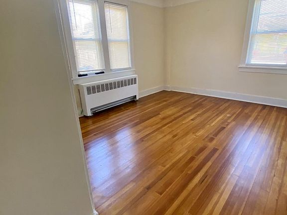 3rd image of 81 Wallace St APT 1N