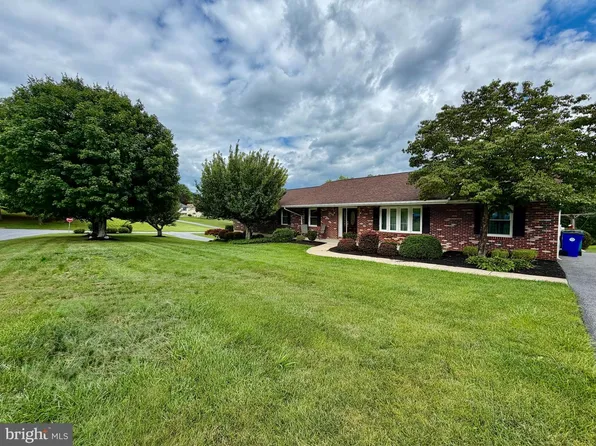 5201 Gate House Ct, Sykesville, MD 21784