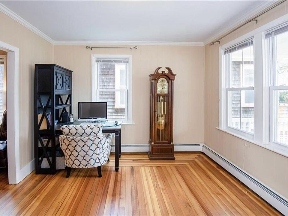 27 Peckham Ave, Newport, RI 02840 Zillow