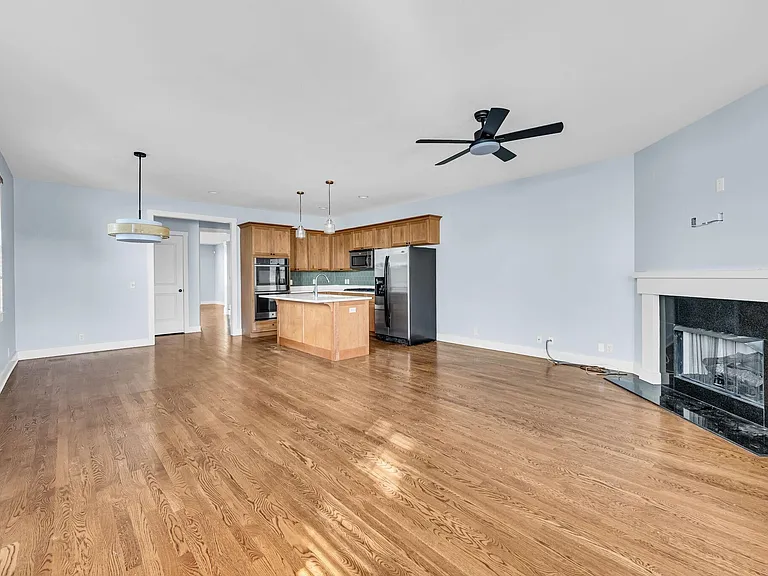 1109B S Douglas Ave — Photo 21