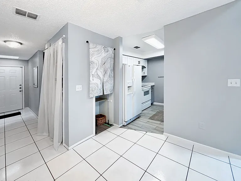 12216 Fox Hound Ln — Photo 3