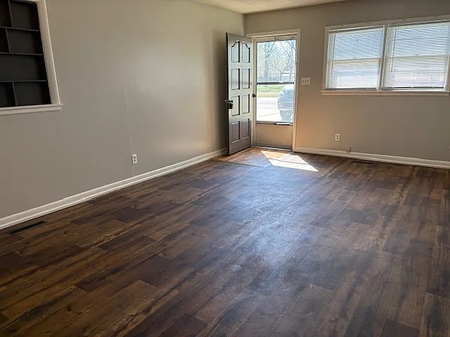 1919 Millers Ln #1919 — Photo 8