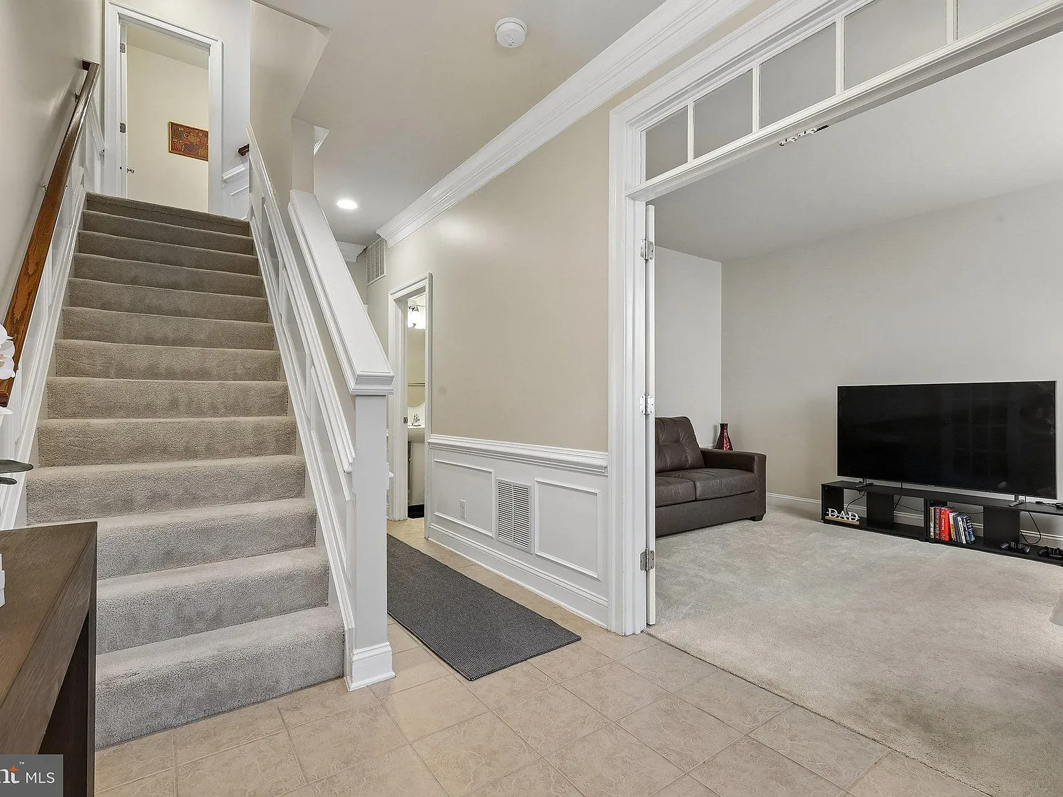 3 bed, 3.5 bath, 2020 sqft, $2,950 — Photo 4