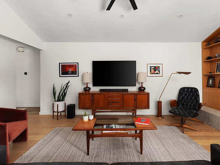7824 Manassas Dr — Photo 12
