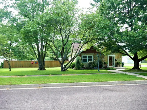 1012 3rd Street, Monett, MO 65708